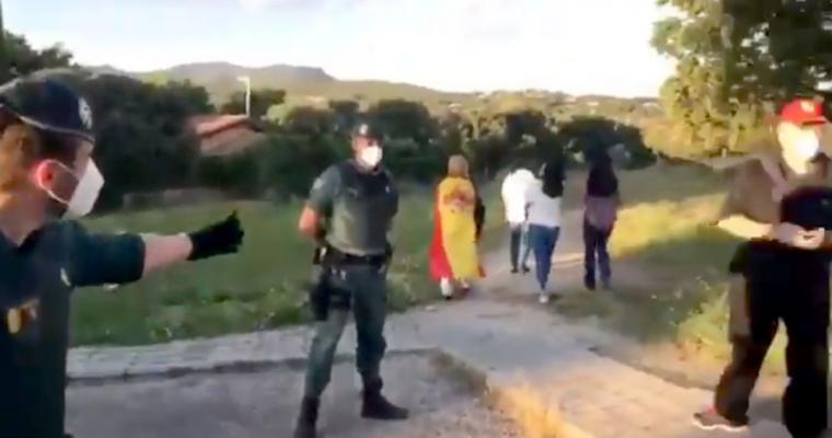 Amplio dispositivo con agentes de otras localidades para salvaguardar el 'palacete' de Pablo Iglesias en Galapagar