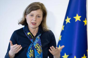 La vicepresidenta de la Comisión Europea, V&#283;ra Jourová, pide más censura en Twitter