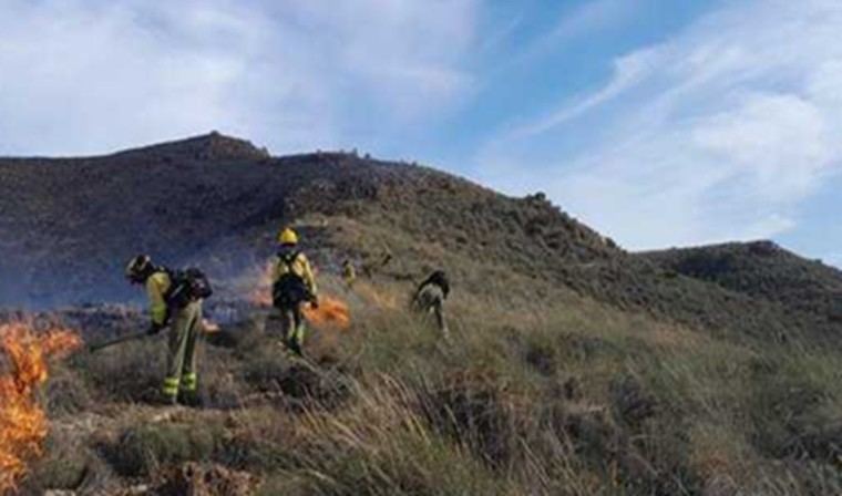 Incendio en Huércal de Almería activa preemergencia del Plan Infoca