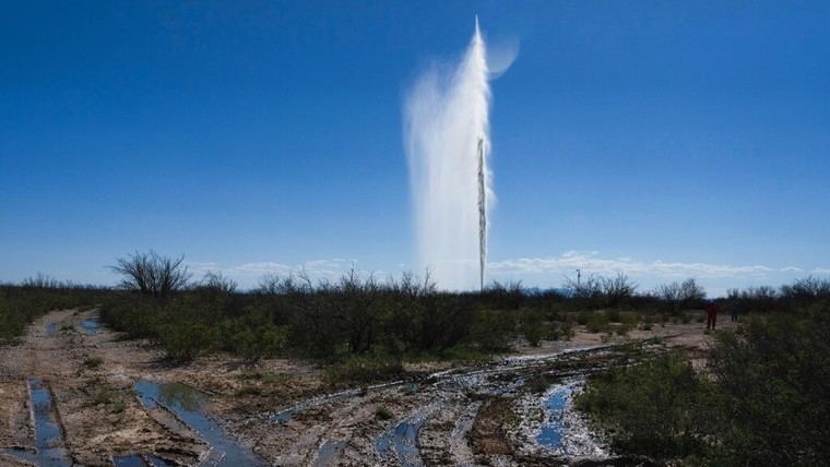 Riesgo de fugas tóxicas en el mayor campo petrolero de EE.UU