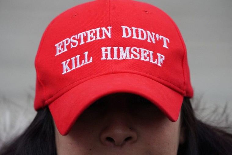 FBI revela video de la supuesta suicidio de Epstein tras años de negaciones
