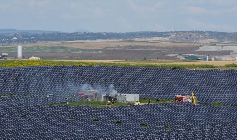 Incendio en planta fotovoltaica de Salteras deja un herido