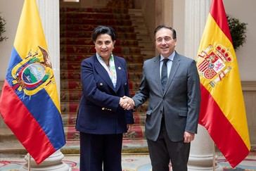 Albares y Sommerfeld fortalecen la relación España-Ecuador en reunión oficial