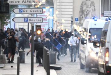 Siete de cada diez personas apoyan la privación de la ciudadanía francesa a los alborotadores