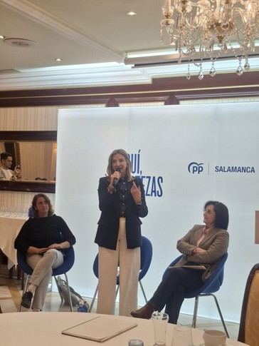 Alicia García defiende el feminismo del PP como un modelo de unidad frente al de Sánchez