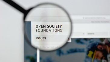 Allanan oficinas de fundaciones de Soros en India por irregularidades financieras