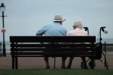 Las tasas de suicidio de ancianos van en aumento