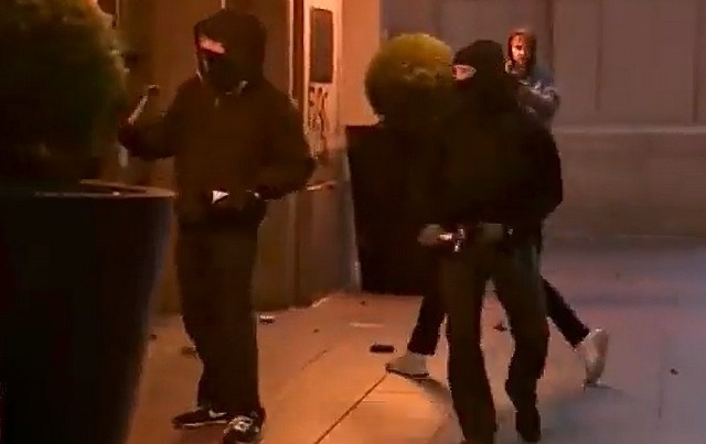 Trump designa a Antifa como grupo terrorista nacional tras asesinato de activista conservador