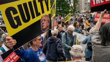 Revelan acuerdo entre fiscal general de Arizona y organización anti-Trump para estrategias legales