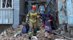 Al menos 13 muertos en Kyiv por ataques rusos ante escasez de defensa aérea