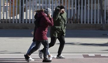 Alertan sobre vientos fuertes y fenómenos costeros en Cádiz y Almería