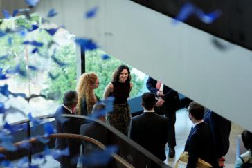 Ayuso, la protegida del reino