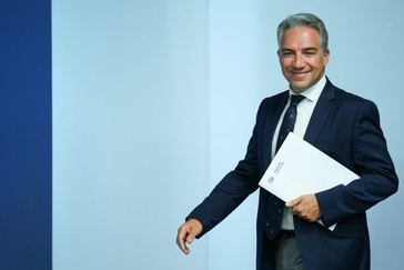 Bendodo exige al Gobierno mayor control del padrón para evitar irregularidades en la inmigración