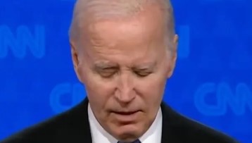 Biden cancela visita a barco por preocupaciones sobre su movilidad