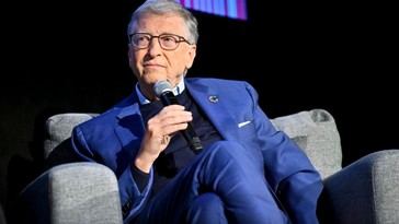 Bill Gates propone un año de reeducación para quienes difunden teorías de conspiración