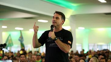 Bolsonaro critica a Lula por prohibición de apuestas y lo acusa de fraude electoral