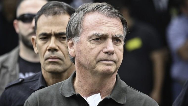 Bolsonaro ofrece tres explicaciones sobre intento de dañar su tobillera electrónica