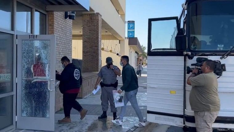 Descubren casa de seguridad en Texas con 43 migrantes en condiciones deplorables