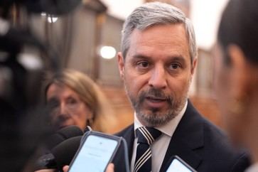 Bravo acusa al Gobierno de Sánchez de causar la quiebra de 67.000 empresas por mal manejo de fondos europeos