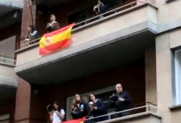 Brutal cacerolada contra el gobierno con intervención policial en la calle Núñez de Balboa de Madrid