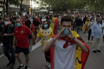El gobierno de Pedro Sánchez y Pablo Iglesias quiere conocer los nombres de los organizadores de caceroladas en toda España