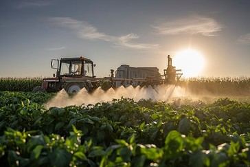 Activistas en California exigen el fin del uso de pesticidas cerca de escuelas