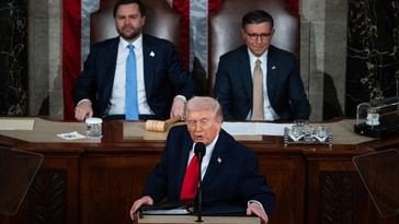 Cámara de EE.UU. limita acciones militares de Trump en Irán