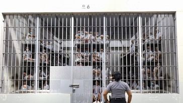 Petro critica el sistema de Bukele y denuncia injusticias en El Salvador