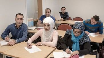 Suecia ofrece hasta 40,000 dólares para que inmigrantes abandonen el país