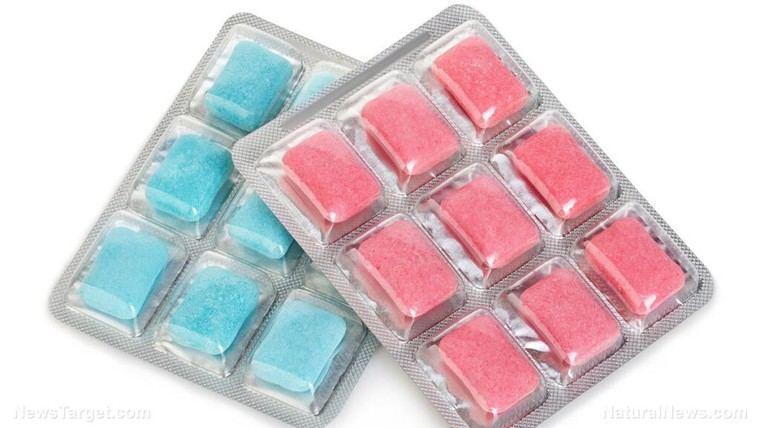 Estudio revela que el chicle puede liberar miles de microplásticos en cada masticada