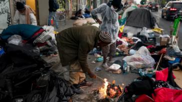 Chicago es declarada "peor que Venezuela" mientras los migrantes huyen