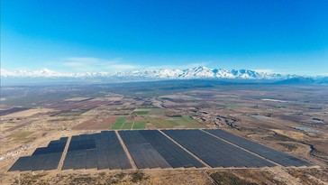 China otorga crédito en yuanes a empresa argentina de energía renovable