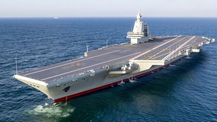 China simula el lanzamiento de aviones desde su nuevo portaviones Fujian