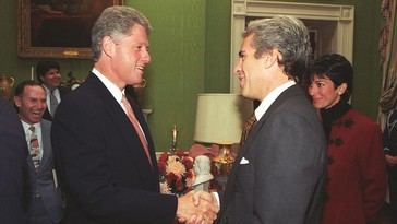 Exasesor de Clinton no recuerda por qué afirmó que el expresidente visitó la isla de Epstein