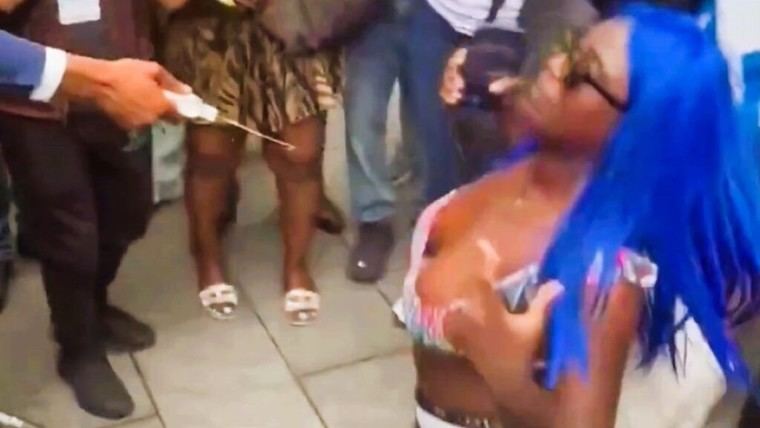 Fans de P. Diddy celebran su absolución con aceite para bebés en Nueva York