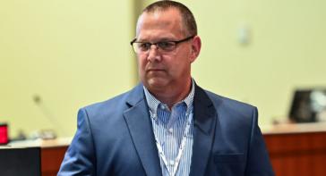 Ex superintendente condenado por encubrir agresión sexual de violador transgénero en escuela pública
