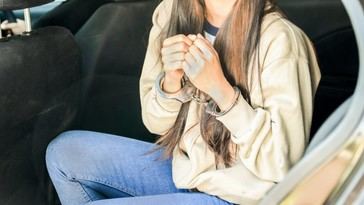 Maestra arrestada tras confesar relación sexual con un estudiante menor