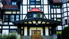 Cornell University prohíbe fiestas de fraternidades tras acusaciones de agresión sexual en grupo