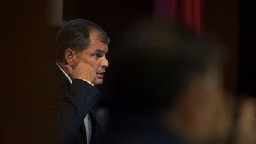 Correa critica la expulsión del embajador cubano por Ecuador