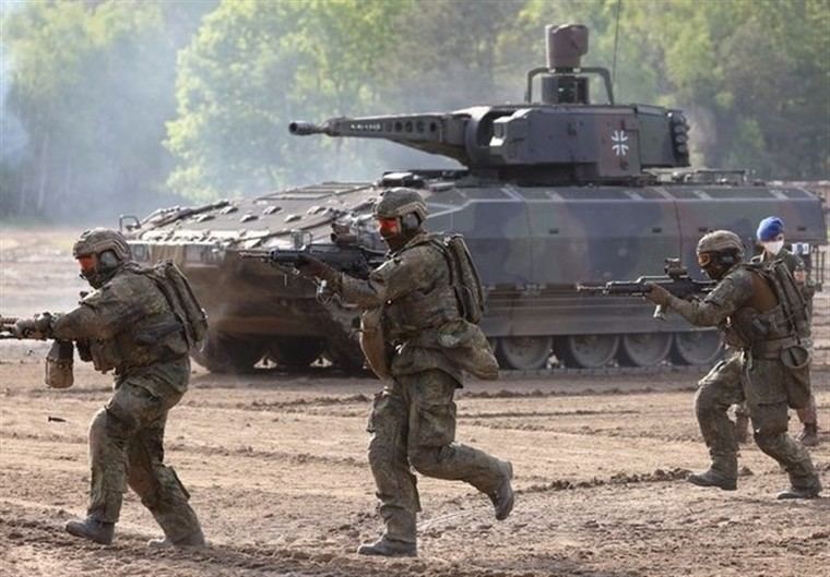 Alemania podría reactivar el servicio militar obligatorio, advierte su ministro de Defensa