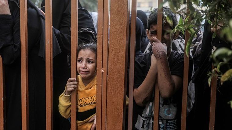 Crisis humanitaria en Gaza: acusan a Israel de negar el hambre y bloquear ayuda