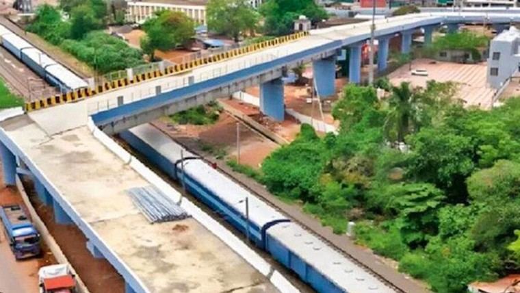 Despiden a siete ingenieros por error en puente de Bhopal
