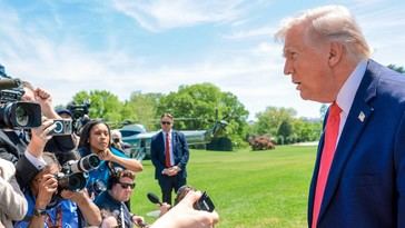 Investigación por transacciones sospechosas antes de anuncios de Trump sobre Irán