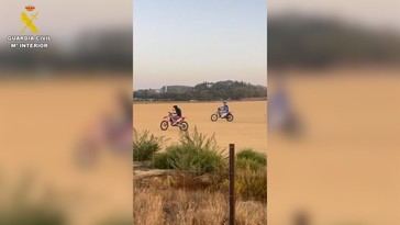 Menor detenido y adulto investigado por atacar a guardias civiles en Jerez durante concentración de motos ilegal
