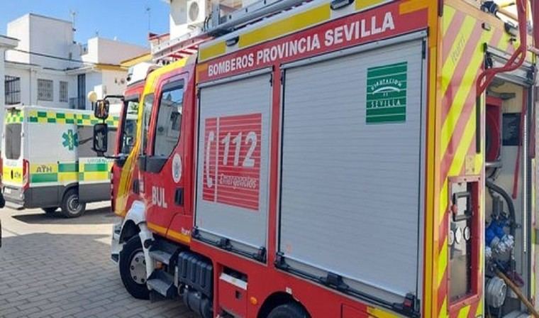 Incendio en Cazalla de la Sierra deja dos heridos