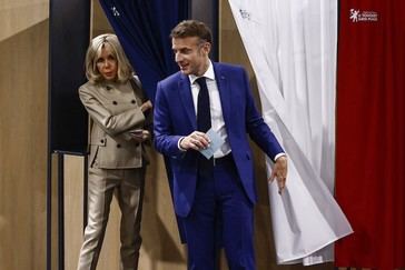 Brigitte Macron abofetea a Emmanuel Macron en medio de escándalo por pedofilia