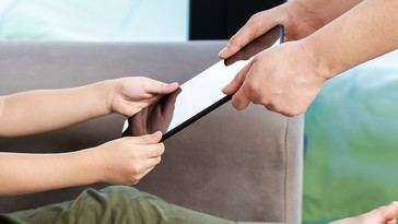 Países Bajos prohíbe a menores ser influencers en redes sociales por explotación infantil