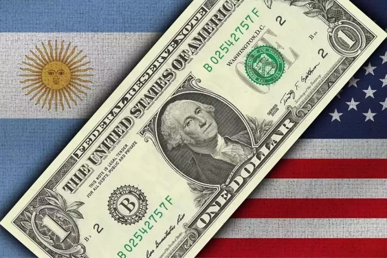 El dólar blue registra su mayor caída en un mes