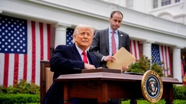Los aranceles de Trump impulsan inesperadamente el comercio global en 2025