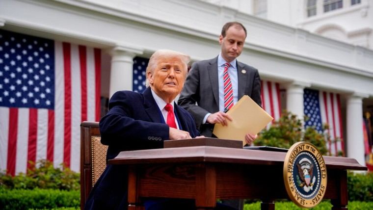 Los aranceles de Trump impulsan inesperadamente el comercio global en 2025